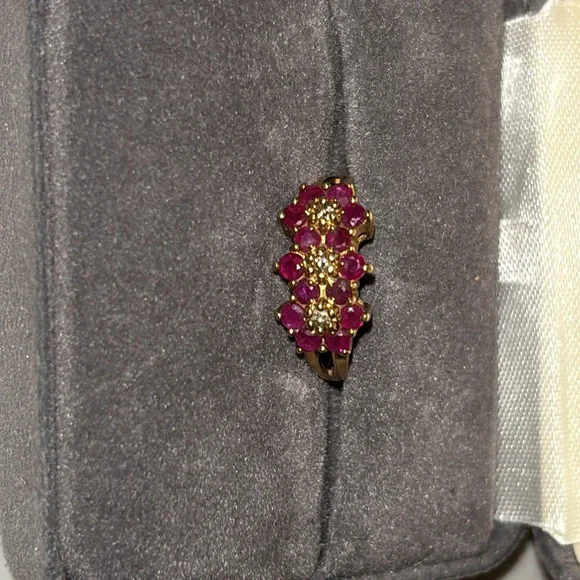 14k Gold Rubies & Diamond Ring - Picture 4 of 13